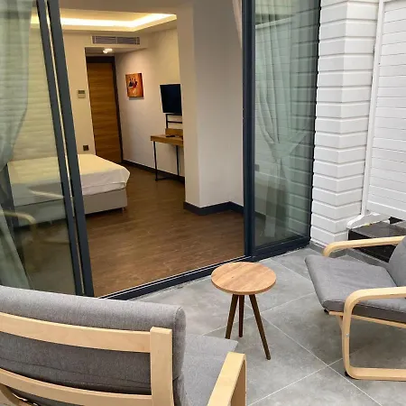 Miyas Luxury מלון 3*