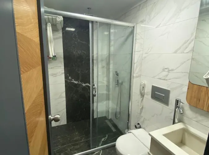 Miyas Luxury 3* קמר