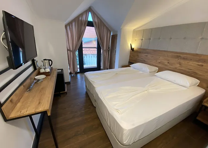 מלון Miyas Luxury קמר