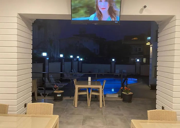 Miyas Luxury מלון 3*