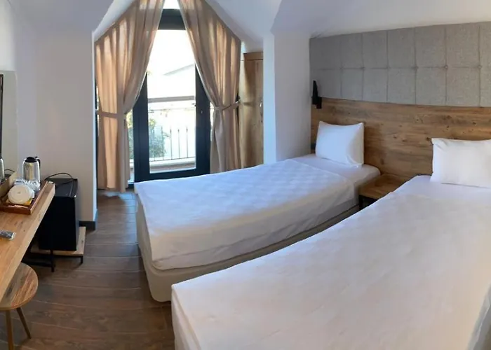 מלון Miyas Luxury 3*