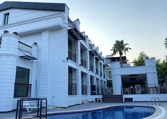 מלון Miyas Luxury 3*