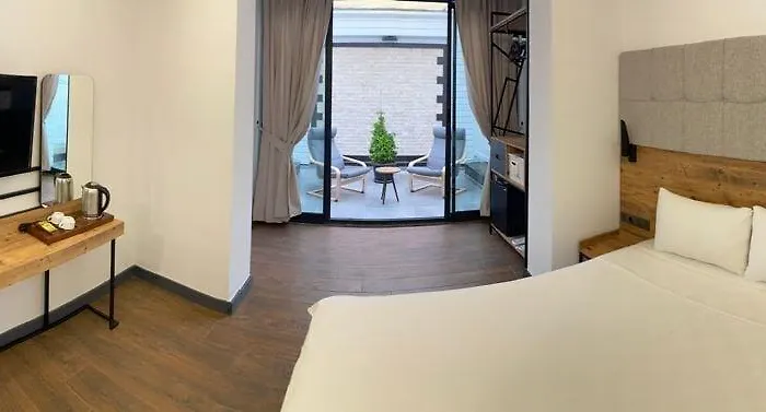 Miyas Luxury מלון 3*